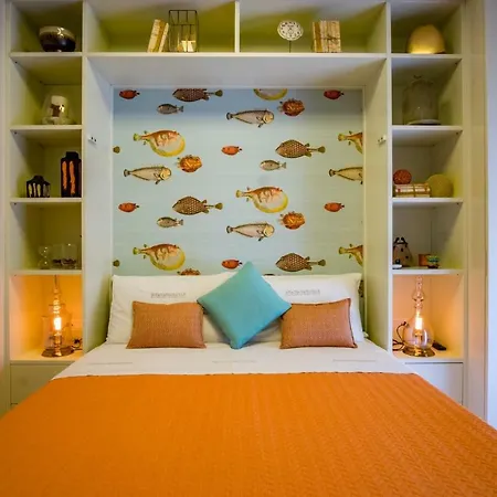 Aquarium *